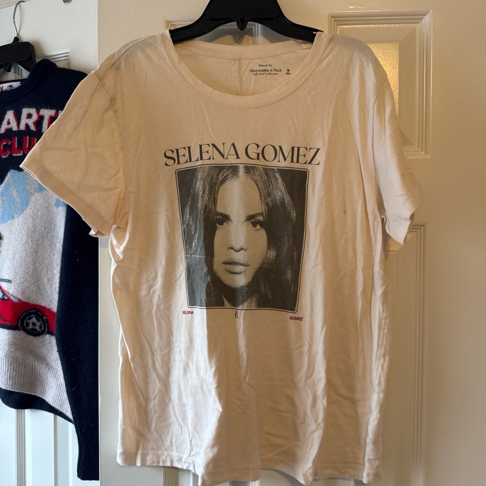 Abercrombie & Fitch Multicolored Graphic T-Shirt